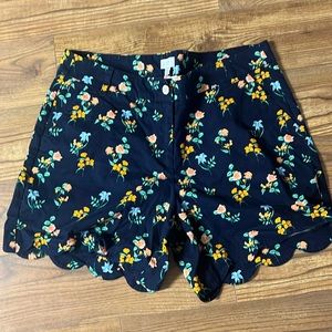 Crown & Ivy Shelby shorts